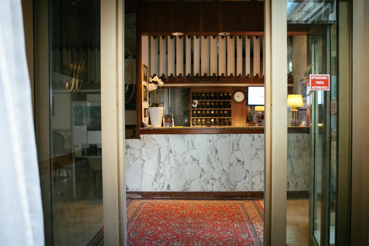 Hotel Giardino Фолоника Екстериор снимка